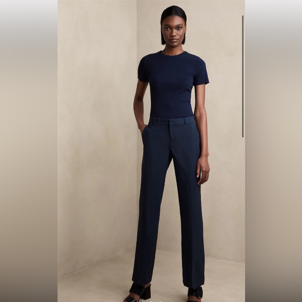 Banana republic Logan woman’s dress trousers . I have them in blue and black